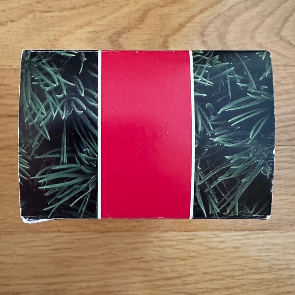 Hallmark 1992 Deck the Hogs with Boughs of Holly Ornament - Picture 15 of 16